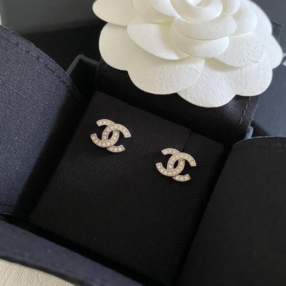 CHANEL Crystal-Embellished Silver Earrings - Picture 4 of 8